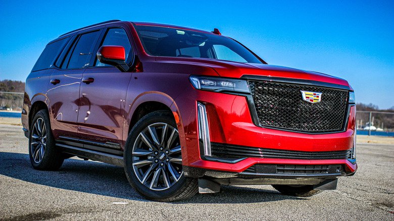 What Makes the 2023 Cadillac Escalade Sport Platinum a Game-Changer!