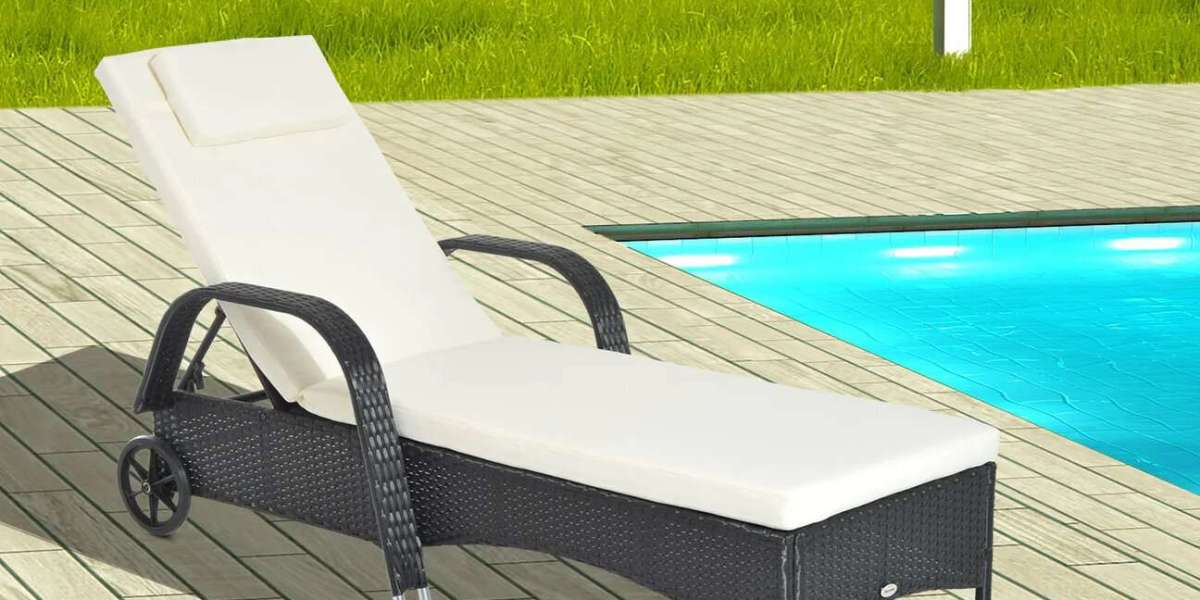 What are the Benefits of Using a Sun Lounger?