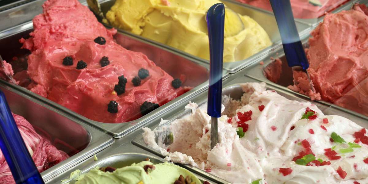 How to Throw an Ice Cream Party with Cheap Ice Cream and Machines