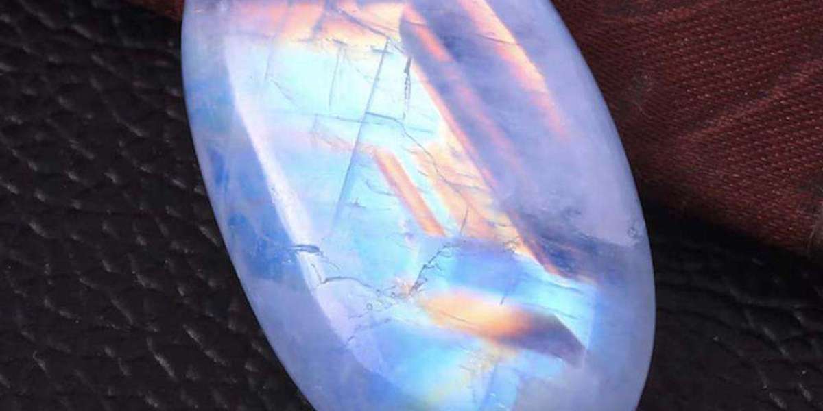 Moonstone’s Connection to the Moon and Emotional Balance