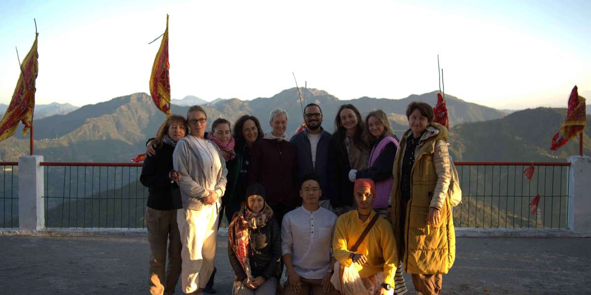 Join Our 200 Hour Teacher Training In Rishikesh, India