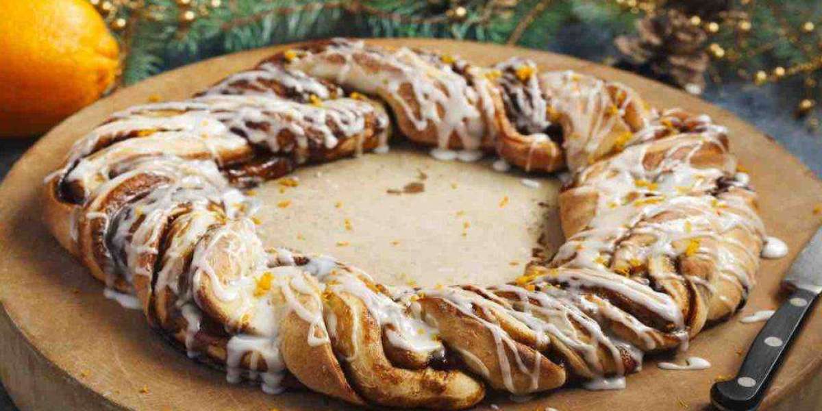 Cinnamon Bun Wreaths | The Perfect Centerpiece for Your Holiday Table