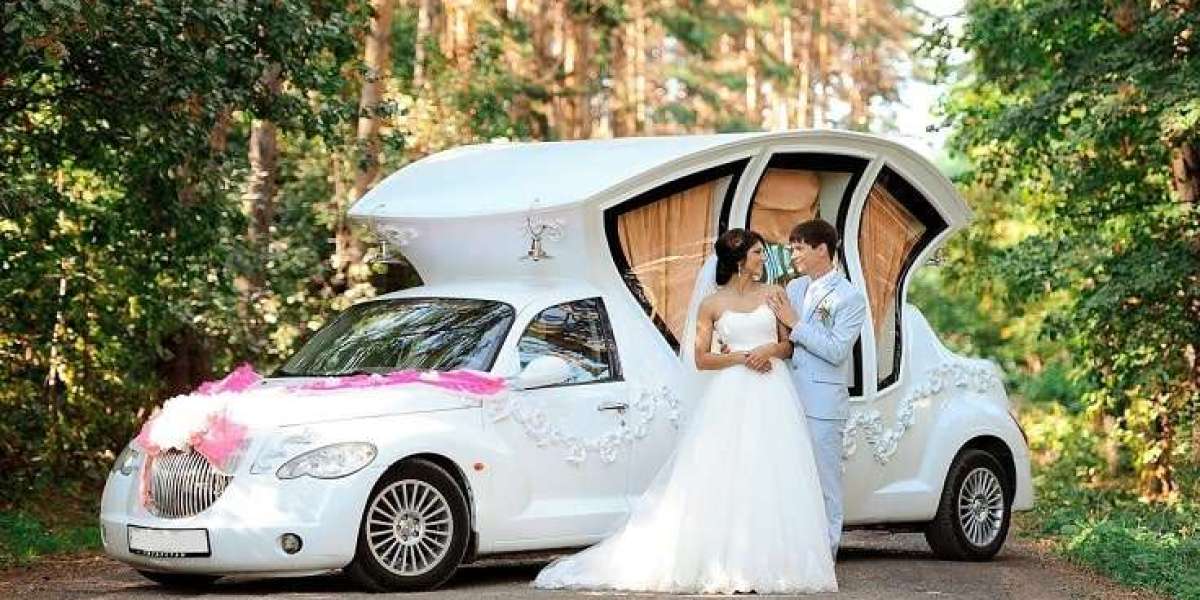 What to Expect from Your Wedding Limo Service