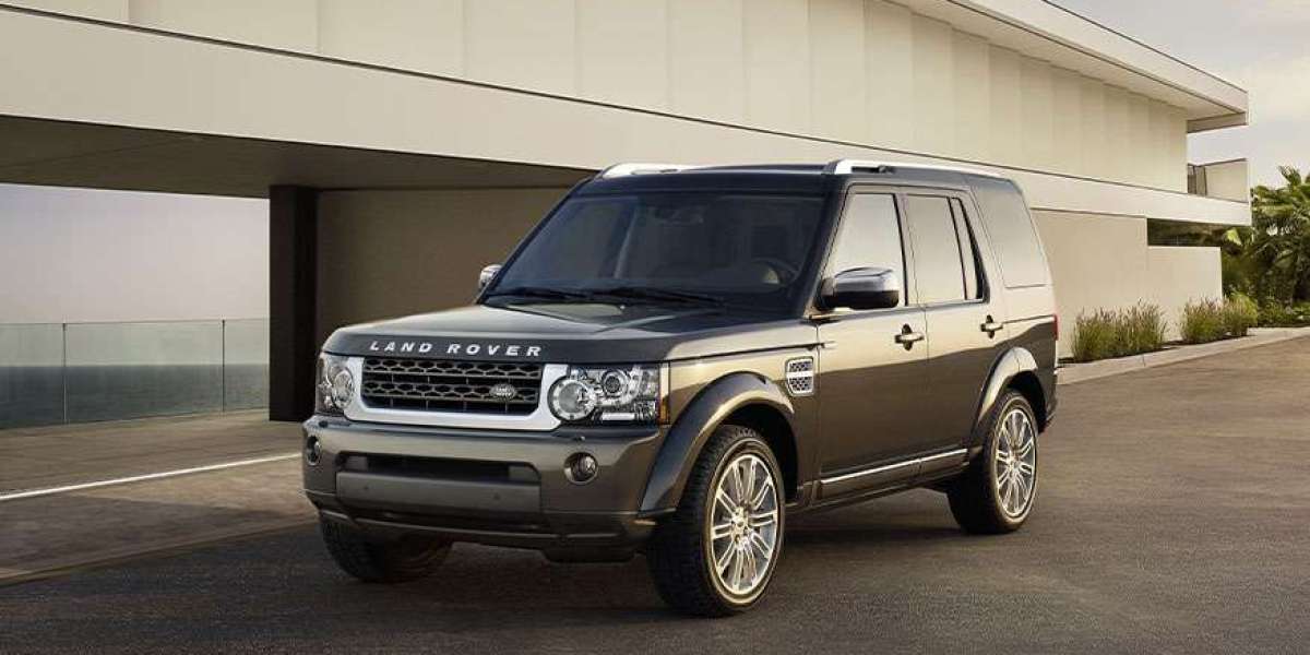 Land Rover Discovery 4 Engines vs. Competitors: Which One Wins?