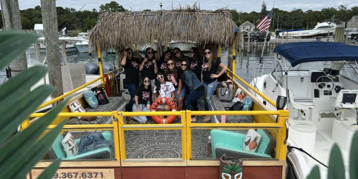 Can a Family Boat Rental Make Your Vacation Extra Special?