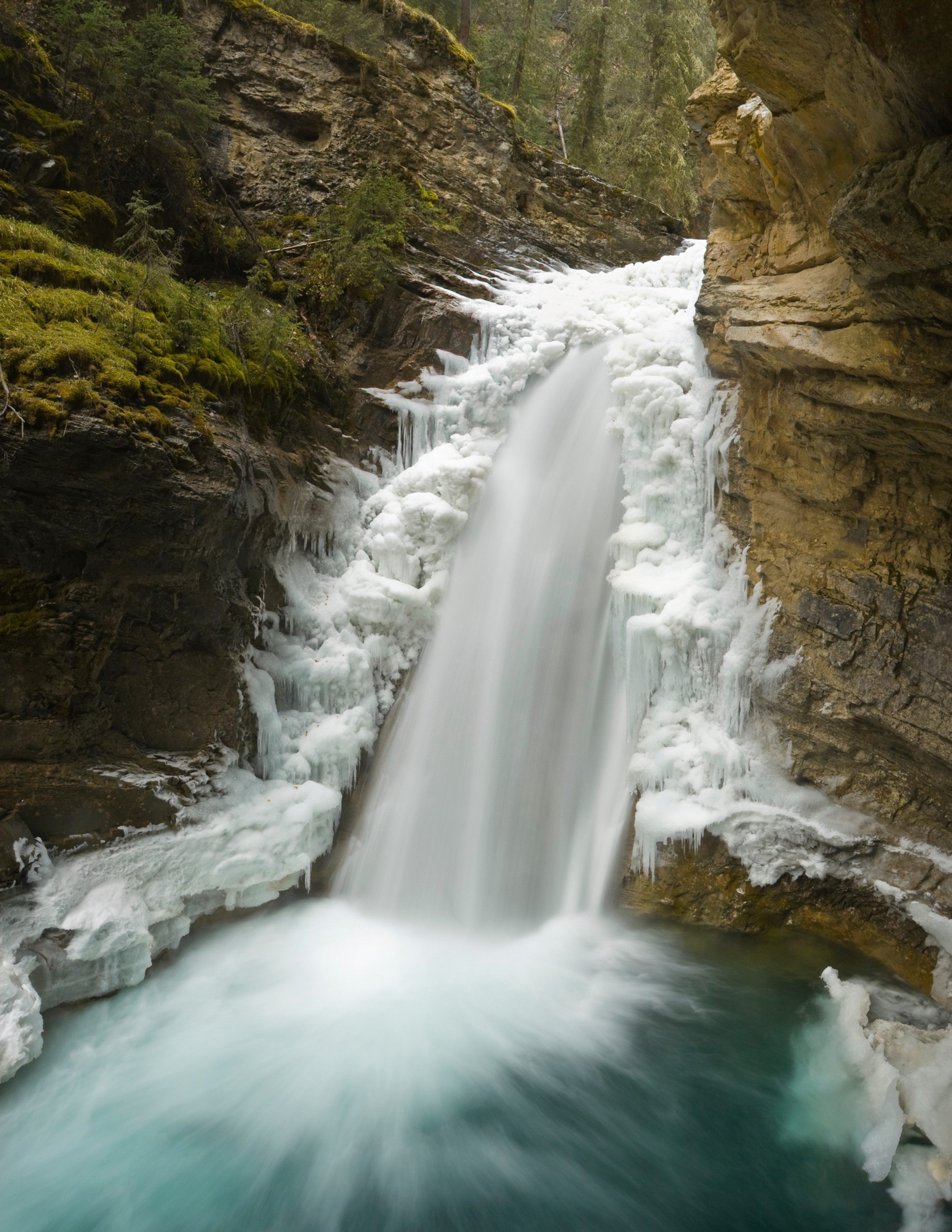 Johnston Canyon Evening Icewalk | Jumper Tours